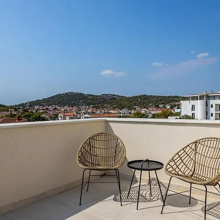 Vila Stina Jezera, Murter