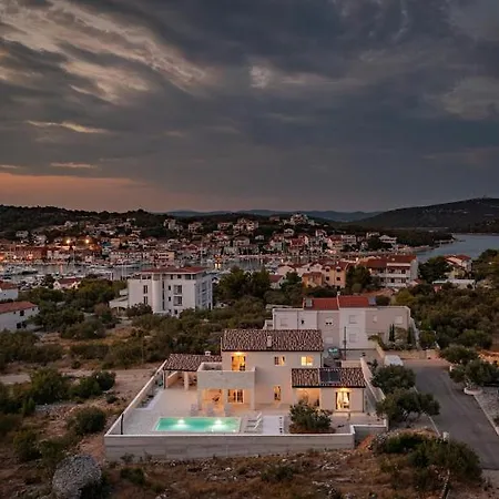 Stina Jezera, Murter *