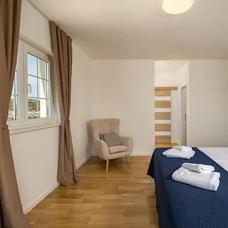 Vila Stina Jezera, Murter *