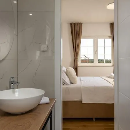 Stina Jezera, Murter Jezera