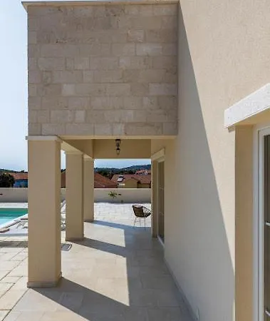 Stina Jezera, Murter Villa *