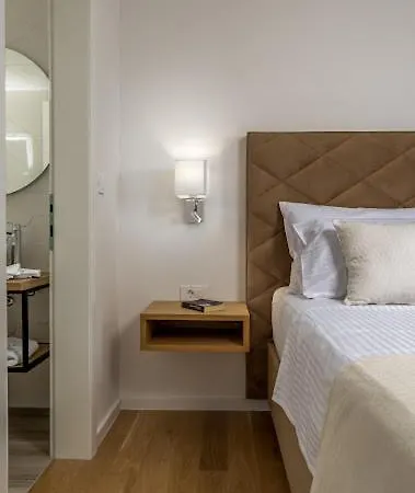 Vila Stina Jezera, Murter