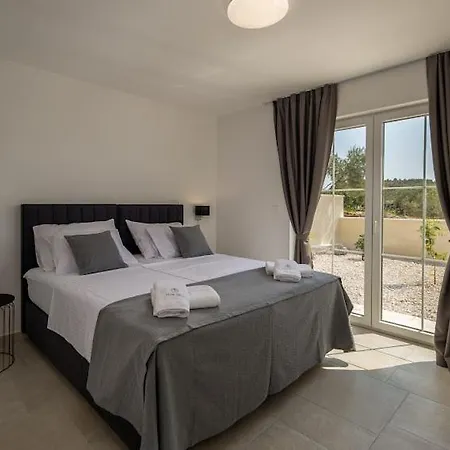 Vila Stina Jezera, Murter *