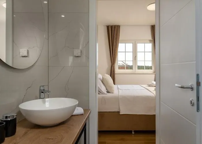 Stina Jezera, Murter Jezera