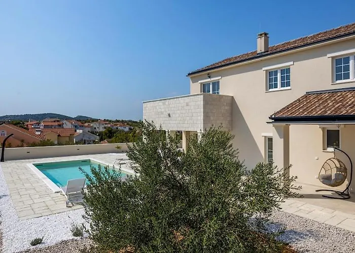 Villa Stina Jezera, Murter