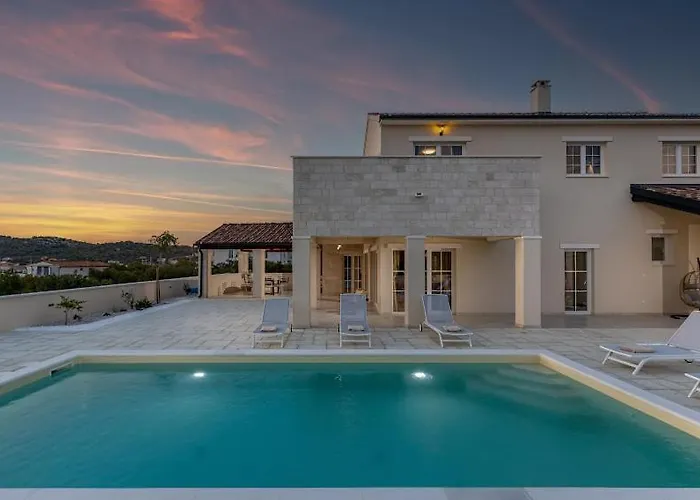 Stina Jezera, Murter Villa *