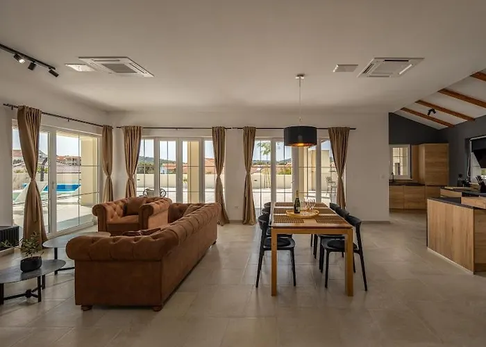 Stina Jezera, Murter Villa Jezera