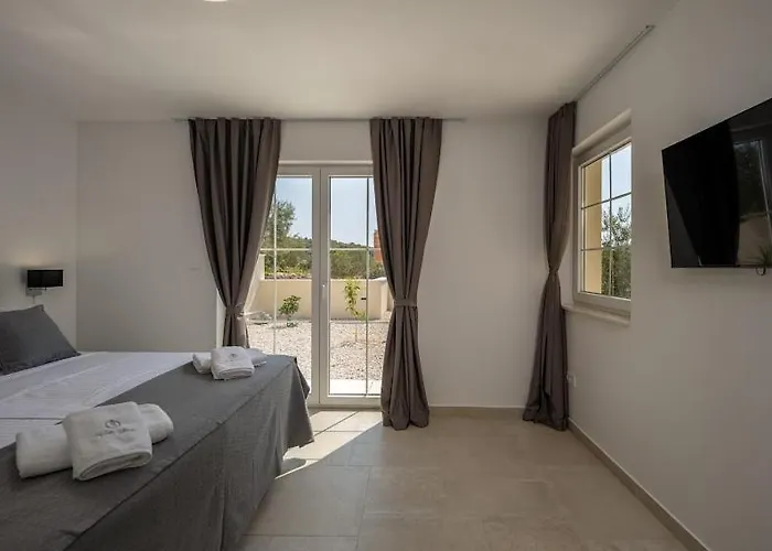 Villa Stina Jezera, Murter